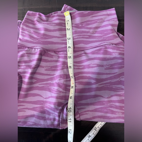 EUC BOMBSHELL SPORTSWEAR SEXY BACK LEGGING, ORCHID SIZE SMALL **sold out online! - Picture 11 of 11